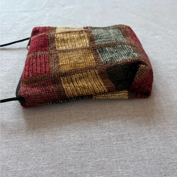 Vintage multicolored carpet purse. - Picture 4 of 9